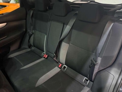 Nissan Qashqai 1.3 DIG-T N-Connecta SUV 5dr Petrol DCT Auto Euro 6 (s/s) (160 ps) 30