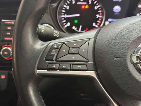 Nissan Qashqai 1.3 DIG-T N-Connecta SUV 5dr Petrol DCT Auto Euro 6 (s/s) (160 ps) 35