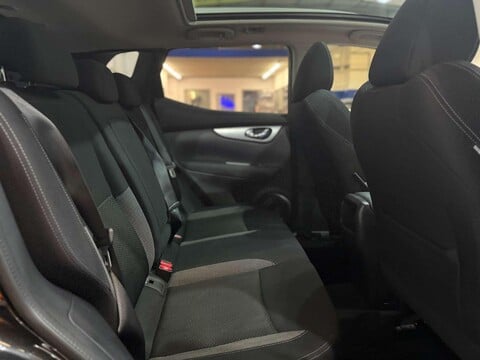 Nissan Qashqai 1.3 DIG-T N-Connecta SUV 5dr Petrol DCT Auto Euro 6 (s/s) (160 ps) 43