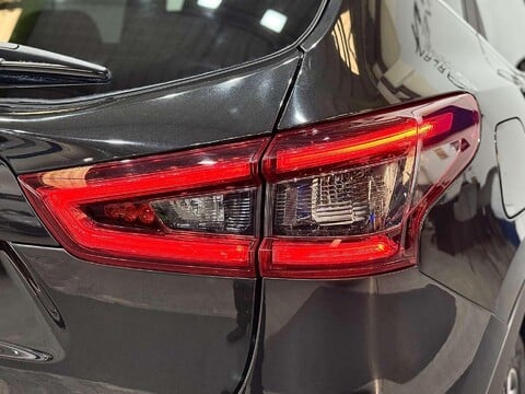 Nissan Qashqai 1.3 DIG-T N-Connecta SUV 5dr Petrol DCT Auto Euro 6 (s/s) (160 ps) 49