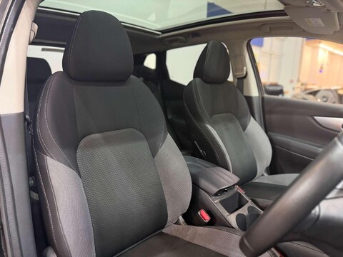 Nissan Qashqai 1.3 DIG-T N-Connecta SUV 5dr Petrol DCT Auto Euro 6 (s/s) (160 ps) 29