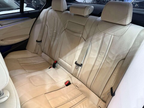 BMW 5 Series 2.0 530e 9.2kWh M Sport Saloon 4dr Petrol Plug-in Hybrid Auto Euro 6 (s/s)  35