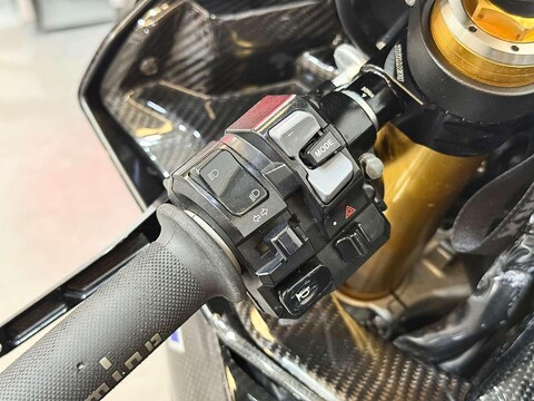 Yamaha R1M 1000 Super Sports Petrol Manual (200 ps) 9