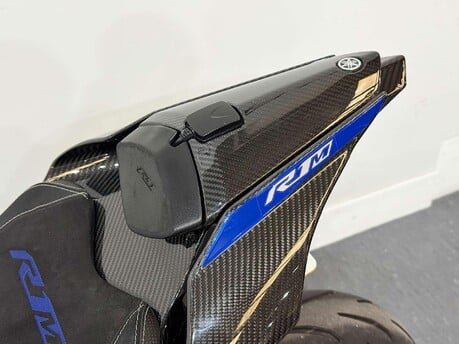 Yamaha R1M 1000 Super Sports Petrol Manual (200 ps) 