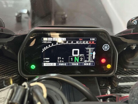 Yamaha R1M 1000 Super Sports Petrol Manual (200 ps) 10