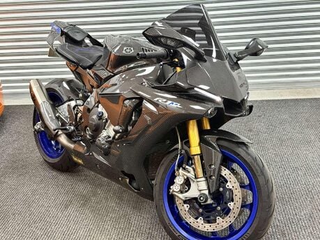Yamaha R1M 1000 Super Sports Petrol Manual (200 ps)