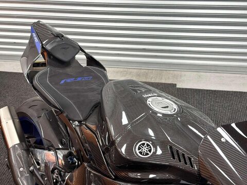 Yamaha R1M 1000 Super Sports Petrol Manual (200 ps) 8