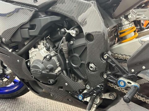 Yamaha R1M 1000 Super Sports Petrol Manual (200 ps) 23