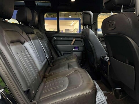 Land Rover Defender 3.0 P400 MHEV X SUV 5dr Petrol Auto 4WD Euro 6 (s/s) (400 ps) 44