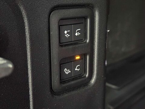 Land Rover Defender 3.0 P400 MHEV X SUV 5dr Petrol Auto 4WD Euro 6 (s/s) (400 ps) 59