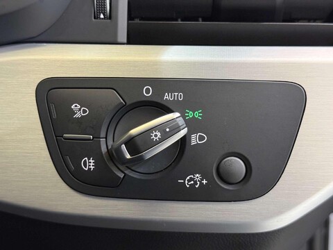 Audi A4 2.0 TFSI 40 S line Estate 5dr Petrol S Tronic Euro 6 (s/s) (190 ps) 47