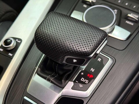 Audi A4 2.0 TFSI 40 S line Estate 5dr Petrol S Tronic Euro 6 (s/s) (190 ps) 51