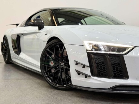 Audi R8 5.2 FSI V10 Plus Coupe 2dr Petrol S Tronic quattro Euro 6 (s/s) (610 ps) 