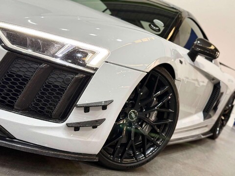 Audi R8 5.2 FSI V10 Plus Coupe 2dr Petrol S Tronic quattro Euro 6 (s/s) (610 ps) 15