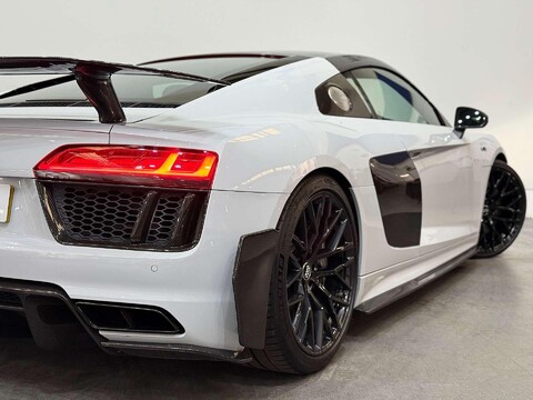 Audi R8 5.2 FSI V10 Plus Coupe 2dr Petrol S Tronic quattro Euro 6 (s/s) (610 ps) 24