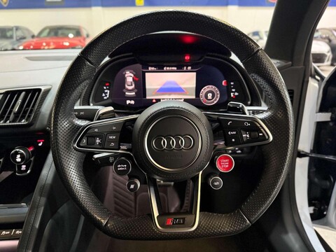 Audi R8 5.2 FSI V10 Plus Coupe 2dr Petrol S Tronic quattro Euro 6 (s/s) (610 ps) 31