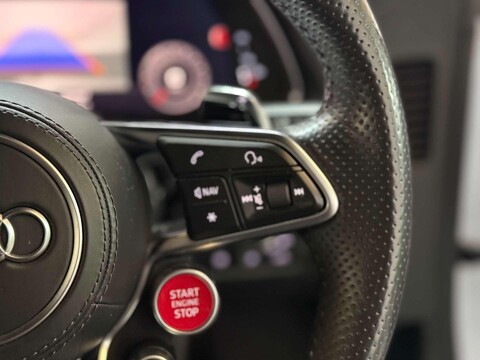 Audi R8 5.2 FSI V10 Plus Coupe 2dr Petrol S Tronic quattro Euro 6 (s/s) (610 ps) 33
