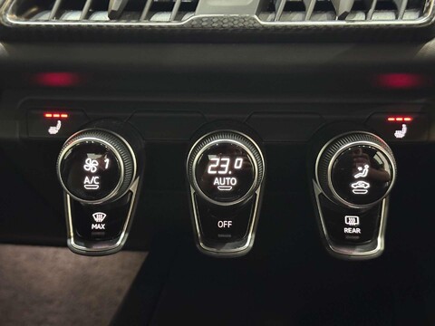 Audi R8 5.2 FSI V10 Plus Coupe 2dr Petrol S Tronic quattro Euro 6 (s/s) (610 ps) 51