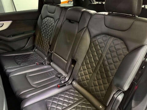 Audi SQ7 4.0 TDI V8 SUV 5dr Diesel Tiptronic quattro Euro 6 (s/s) (435 ps) 37