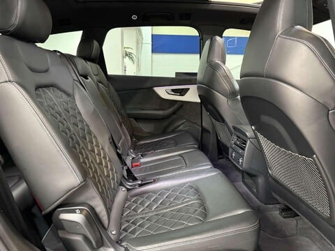 Audi SQ7 4.0 TDI V8 SUV 5dr Diesel Tiptronic quattro Euro 6 (s/s) (435 ps) 38