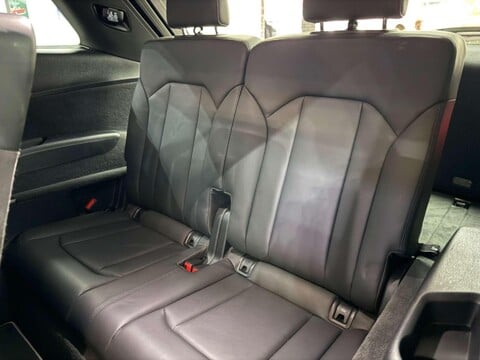 Audi SQ7 4.0 TDI V8 SUV 5dr Diesel Tiptronic quattro Euro 6 (s/s) (435 ps) 51