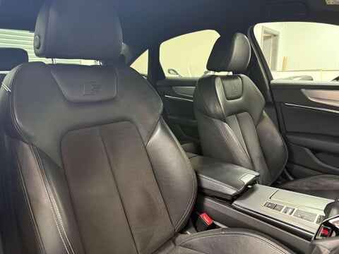 Audi A6 2.0 TDI 40 Black Edition Saloon 4dr Diesel S Tronic Euro 6 (s/s) (204 ps) 31