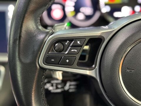 Porsche Panamera 2.9 V6 E-Hybrid 14kWh 4 Saloon 5dr Petrol Plug-in Hybrid PDK 4WD Euro 6 (s/ 38