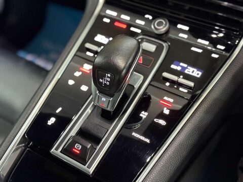 Porsche Panamera 2.9 V6 E-Hybrid 14kWh 4 Saloon 5dr Petrol Plug-in Hybrid PDK 4WD Euro 6 (s/ 71