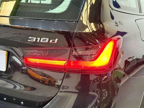 BMW 3 Series 2.0 318d MHT SE Touring 5dr Diesel Hybrid Auto Euro 6 (s/s) (150 ps) 60