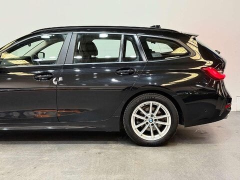 BMW 3 Series 2.0 318d MHT SE Touring 5dr Diesel Hybrid Auto Euro 6 (s/s) (150 ps) 19