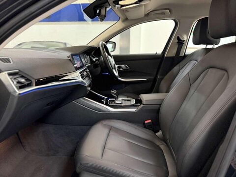 BMW 3 Series 2.0 318d MHT SE Touring 5dr Diesel Hybrid Auto Euro 6 (s/s) (150 ps) 39