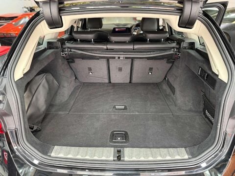 BMW 3 Series 2.0 318d MHT SE Touring 5dr Diesel Hybrid Auto Euro 6 (s/s) (150 ps) 59