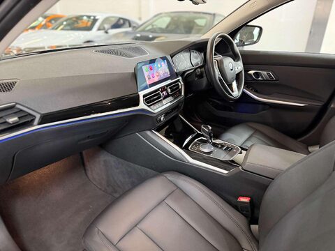 BMW 3 Series 2.0 318d MHT SE Touring 5dr Diesel Hybrid Auto Euro 6 (s/s) (150 ps) 38