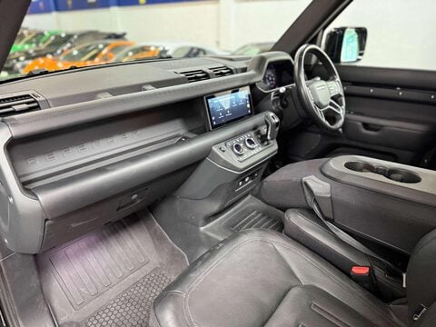 Land Rover Defender 3.0 i6 X SUV 5dr Petrol Auto 4WD Euro 6 (s/s) (400 ps) 39