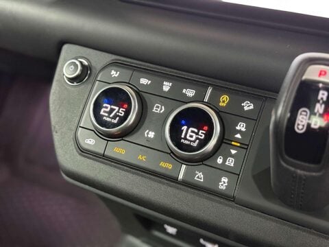 Land Rover Defender 3.0 i6 X SUV 5dr Petrol Auto 4WD Euro 6 (s/s) (400 ps) 52