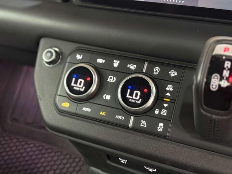 Land Rover Defender 3.0 i6 X SUV 5dr Petrol Auto 4WD Euro 6 (s/s) (400 ps) 61