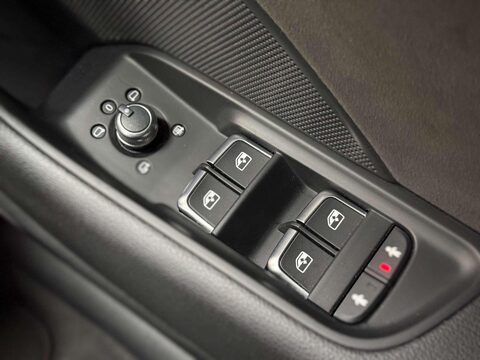 Audi RS3 2.5 TFSI Saloon 4dr Petrol S Tronic quattro Euro 6 (s/s) (400 ps) 41