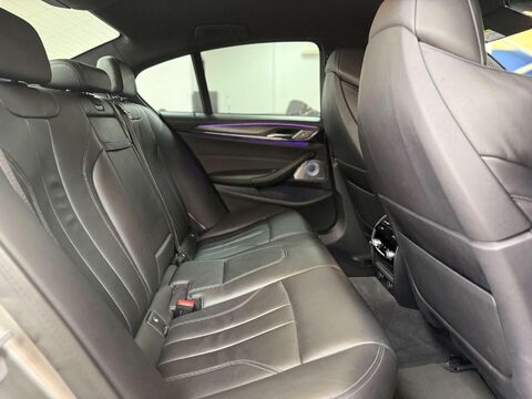 BMW M5 4.4 V8 GPF Saloon 4dr Petrol Steptronic xDrive Euro 6 (s/s) (600 ps) 54