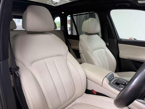 BMW X5 4.4 M50i V8 SUV 5dr Petrol Auto xDrive Euro 6 (s/s) (530 ps) 31