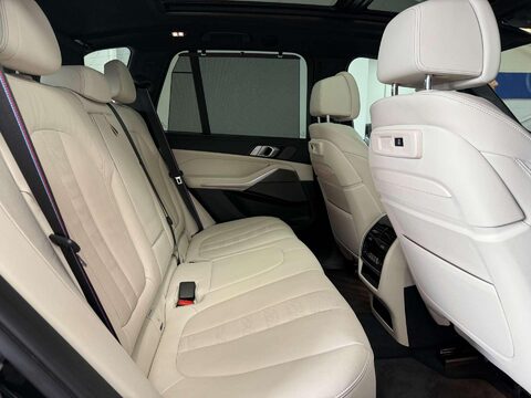 BMW X5 4.4 M50i V8 SUV 5dr Petrol Auto xDrive Euro 6 (s/s) (530 ps) 45