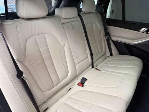 BMW X5 4.4 M50i V8 SUV 5dr Petrol Auto xDrive Euro 6 (s/s) (530 ps) 46
