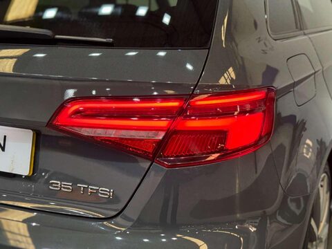 Audi A3 1.5 TFSI CoD 35 Black Edition Sportback 5dr Petrol S Tronic Euro 6 (s/s) (1 54