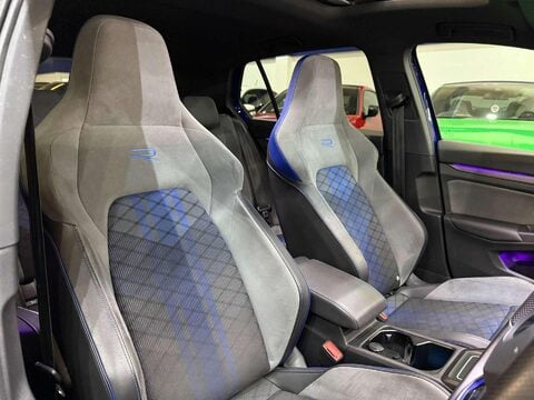 Volkswagen Golf 2.0 TSI R Hatchback 5dr Petrol DSG 4Motion Euro 6 (s/s) (320 ps) 30