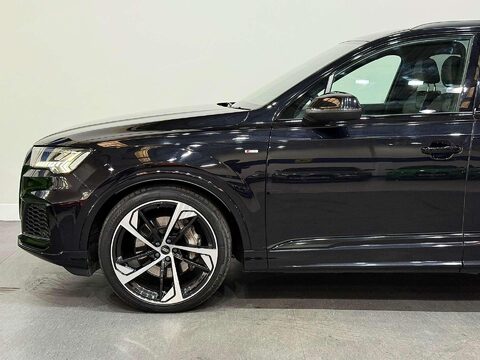 Audi Q7 3.0 TFSI V6 55 Black Edition SUV 5dr Petrol Tiptronic quattro Euro 6 (s/s)  21