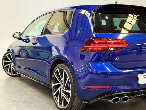 Volkswagen Golf 2.0 TSI R Hatchback 3dr Petrol DSG 4Motion Euro 6 (s/s) (310 ps) 23