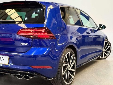 Volkswagen Golf 2.0 TSI R Hatchback 3dr Petrol DSG 4Motion Euro 6 (s/s) (310 ps) 27