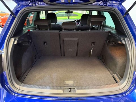 Volkswagen Golf 2.0 TSI R Hatchback 3dr Petrol DSG 4Motion Euro 6 (s/s) (310 ps) 53
