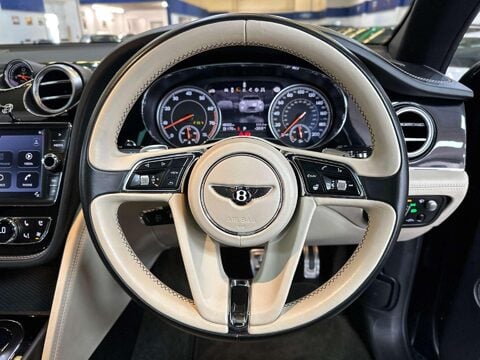 Bentley Bentayga 6.0 W12 SUV 5dr Petrol Auto 4WD Euro 6 (s/s) (608 ps) FIRST EDITION 31