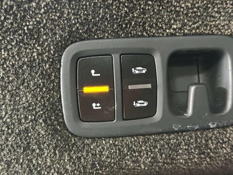 Bentley Bentayga 6.0 W12 SUV 5dr Petrol Auto 4WD Euro 6 (s/s) (608 ps) FIRST EDITION 44