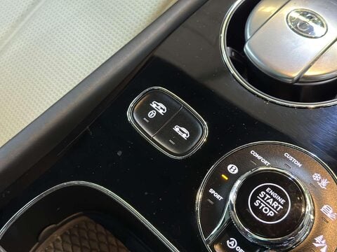 Bentley Bentayga 6.0 W12 SUV 5dr Petrol Auto 4WD Euro 6 (s/s) (608 ps) FIRST EDITION 69